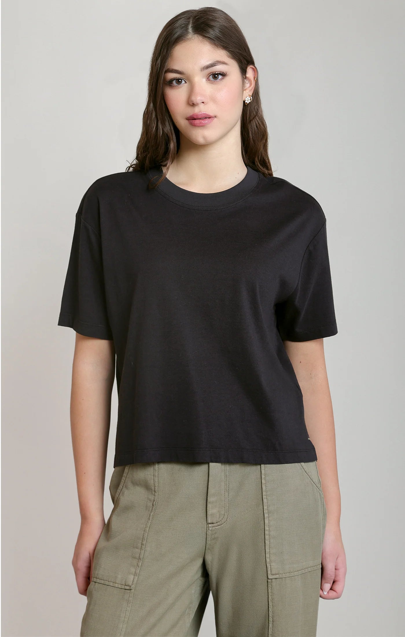 Women's Essential T-SHIRT