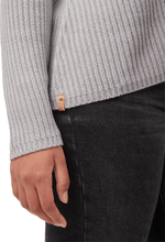 Highline V-Neck-27