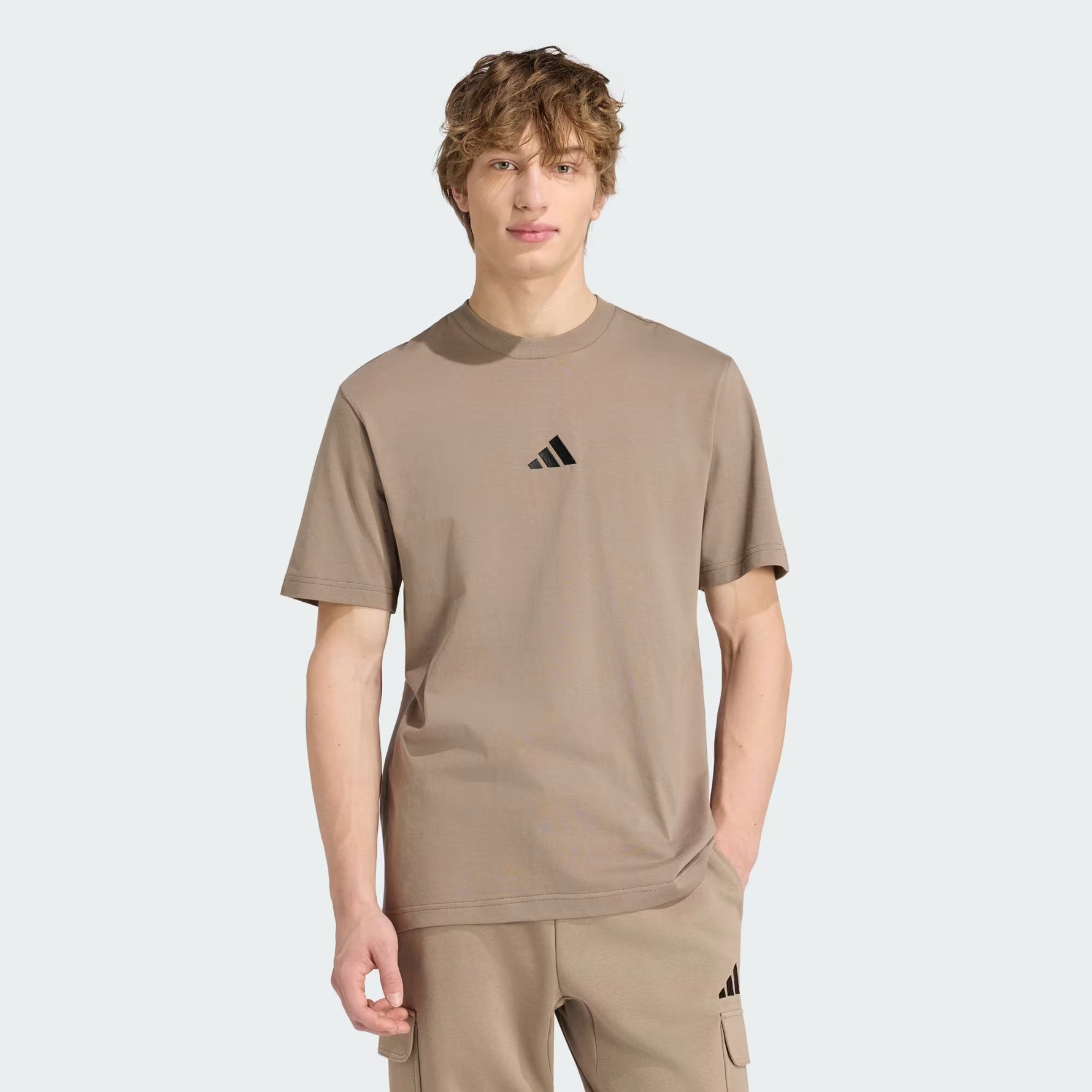 Men's Essentials Small Logo T-SHIRT